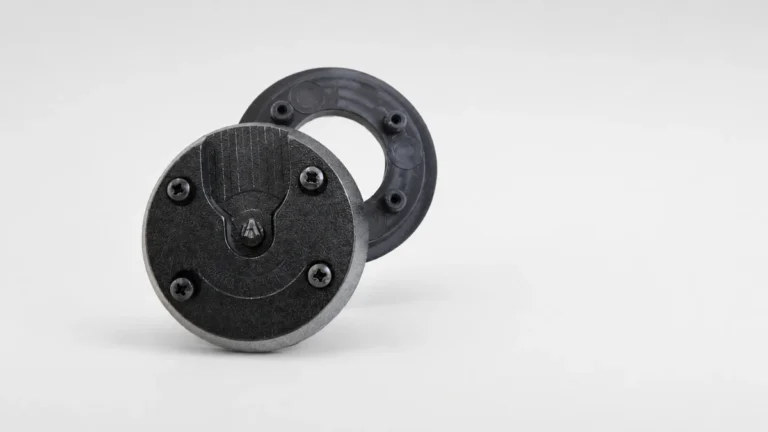 Body camera magnetic mount, the dock plate in front and the magnet ring behind it